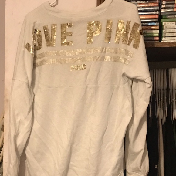 Woman’s Tops - Picture 7 of 8